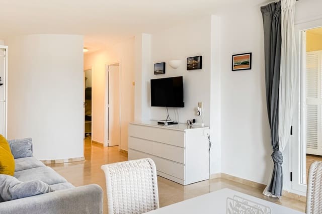 2 bedroom Apartment for rent in Font de Sa Cala / Font de La Cala, Capdepera - € 1,400 (Ref: 9571608)