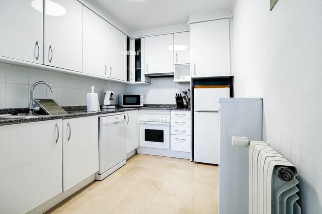 2 bedroom Apartment for rent in Font de Sa Cala / Font de La Cala, Capdepera - € 1,400 (Ref: 9571608)