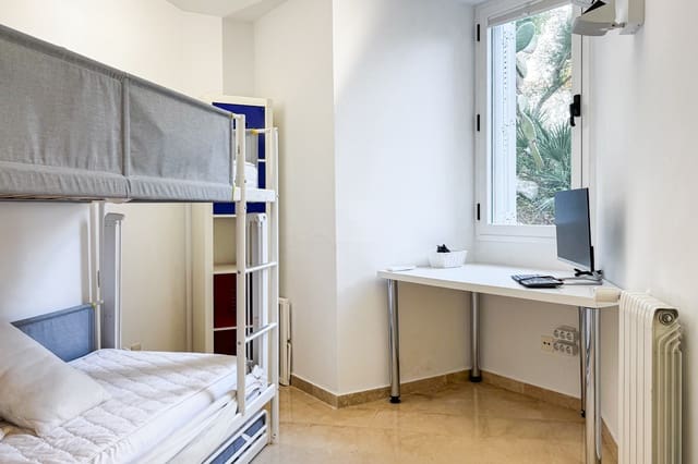 2 bedroom Apartment for rent in Font de Sa Cala / Font de La Cala, Capdepera - € 1,400 (Ref: 9571608)