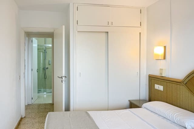 2 bedroom Apartment for rent in Font de Sa Cala / Font de La Cala, Capdepera - € 1,200 (Ref: 9650655)