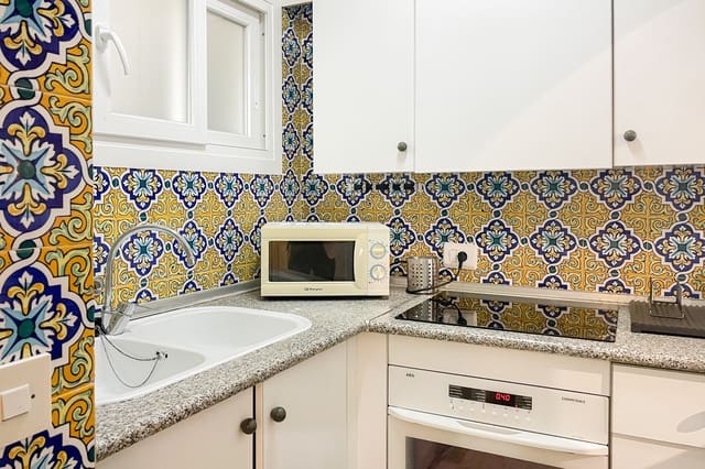 2 bedroom Apartment for rent in Font de Sa Cala / Font de La Cala, Capdepera - € 1,200 (Ref: 9650655)