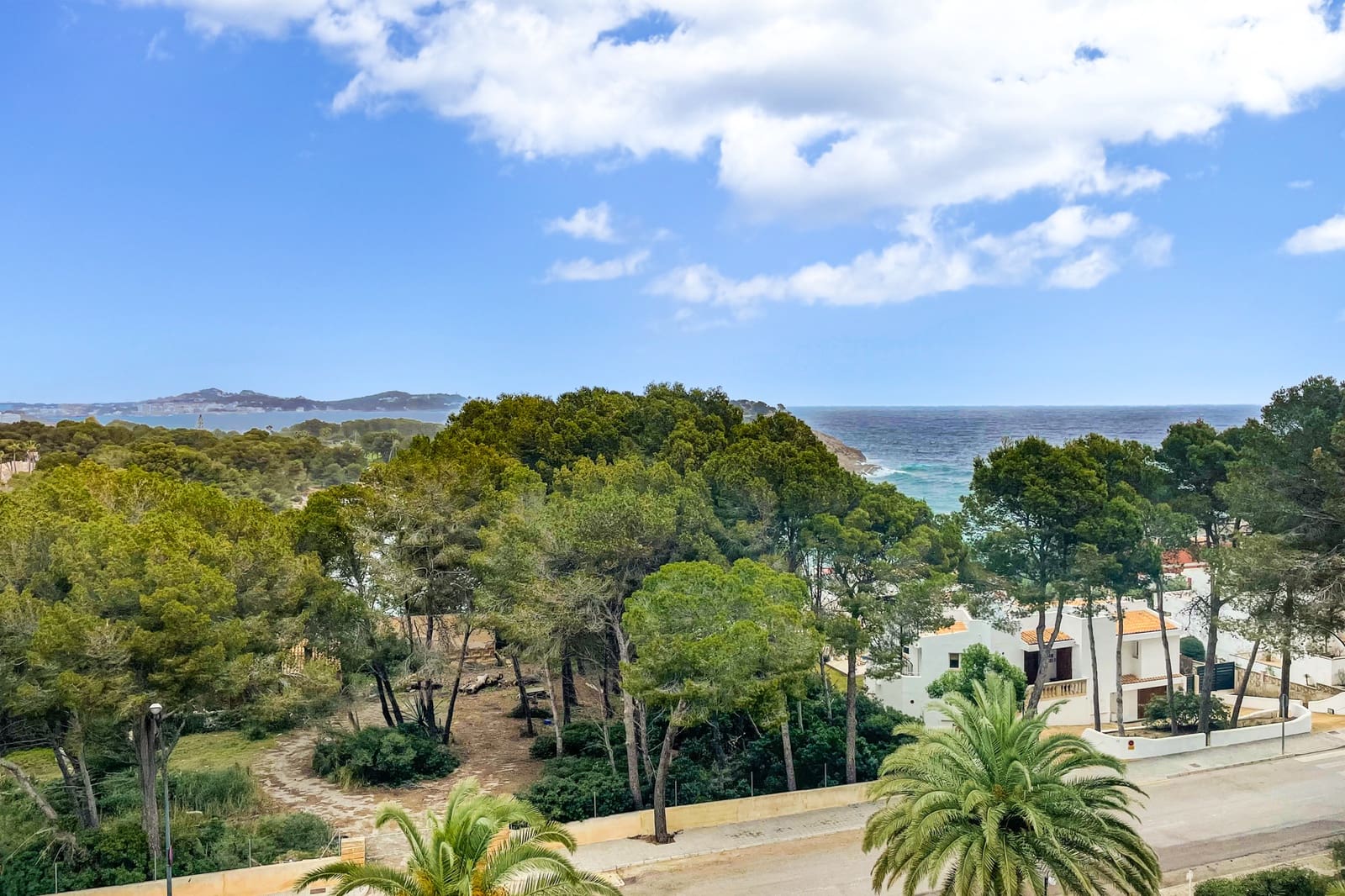 2 bedroom Apartment for rent in Font de Sa Cala / Font de La Cala - € 1,200 (Ref: 9650655)