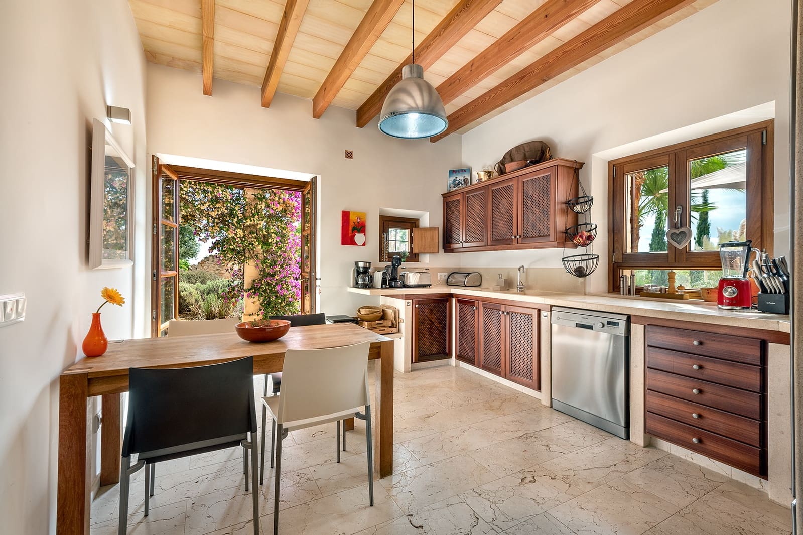 6 soveværelse Finca/Landehus til salg i Portocolom med swimmingpool - € 4.150.000 (Ref: 9708131)