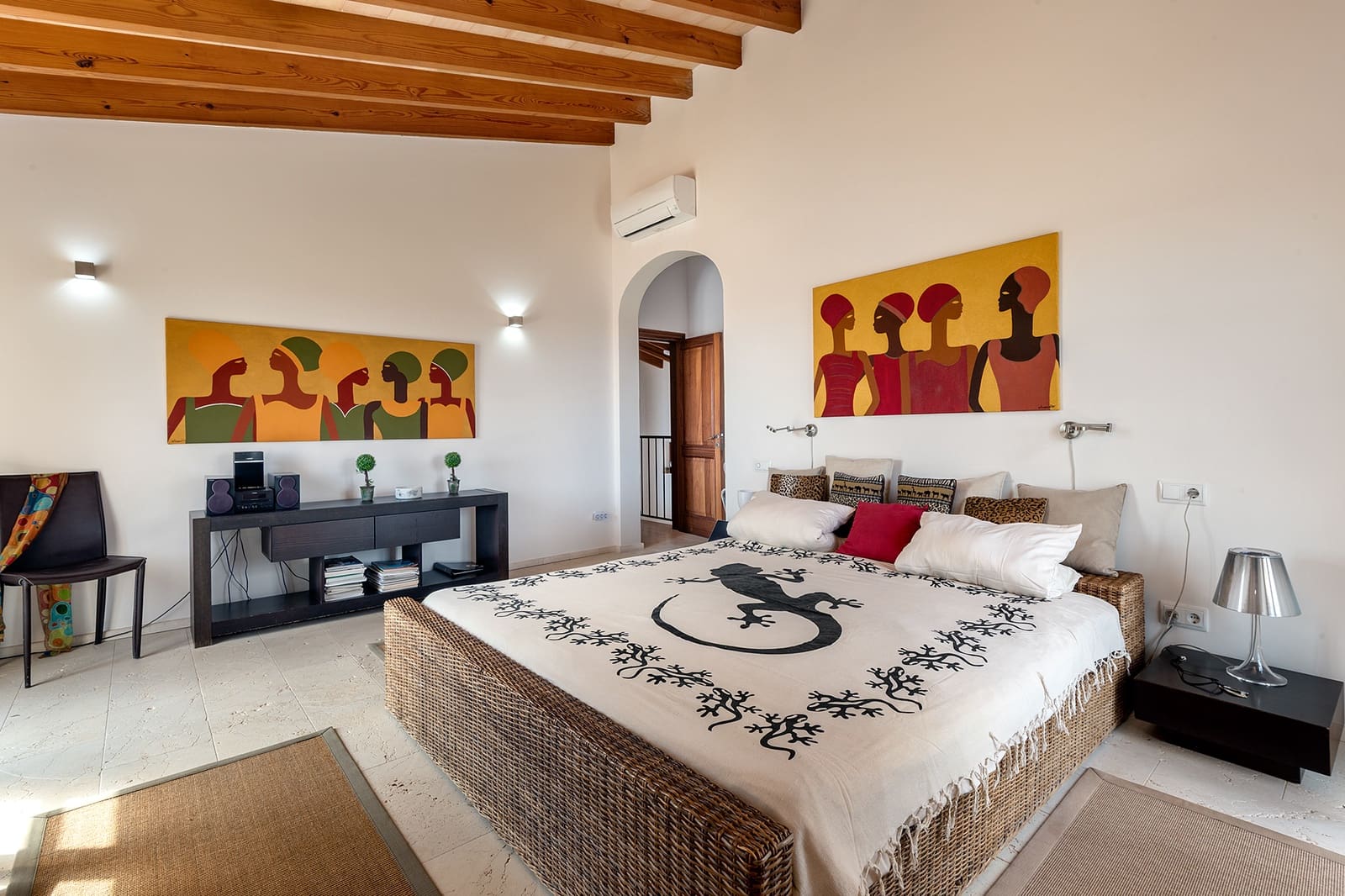 6 soveværelse Finca/Landehus til salg i Portocolom med swimmingpool - € 4.150.000 (Ref: 9708131)