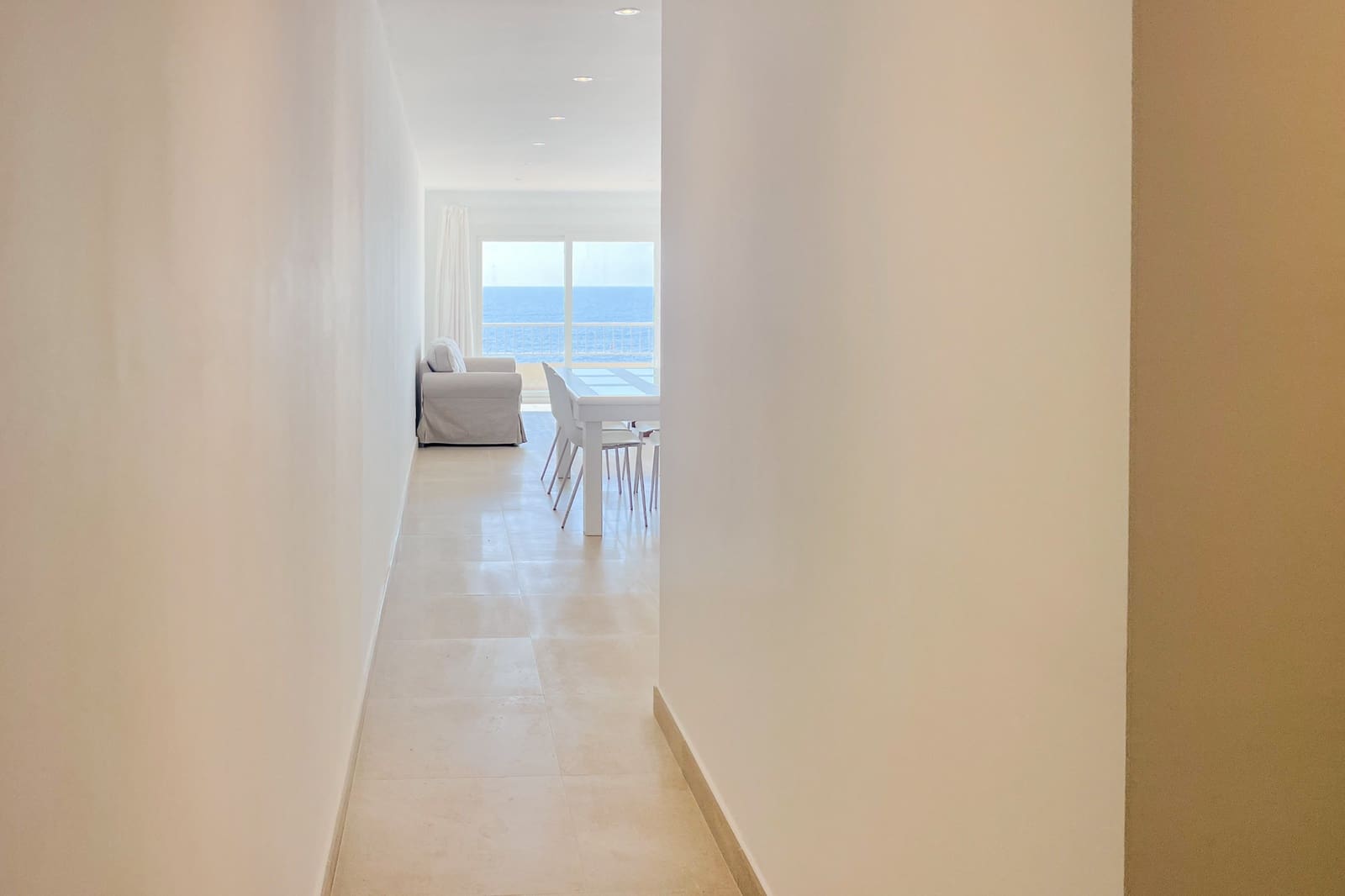 3 bedroom Apartment for rent in Cala Ratjada - € 2,500 (Ref: 9714085)