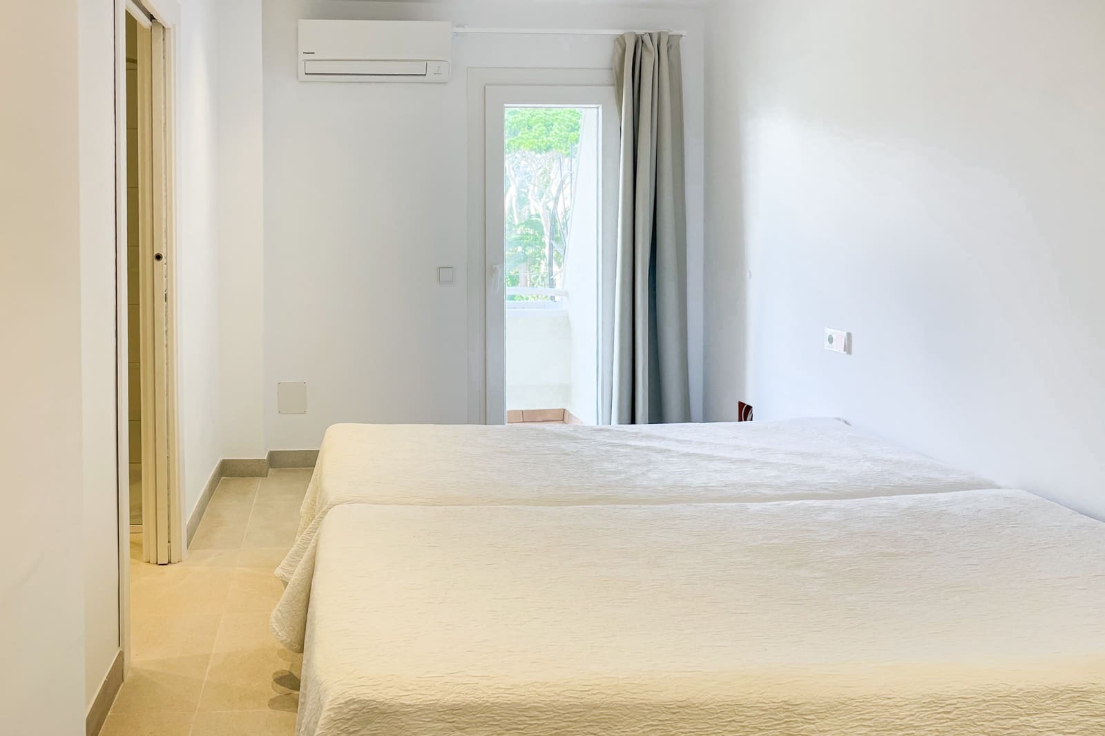 3 bedroom Apartment for rent in Cala Ratjada - € 2,500 (Ref: 9714085)