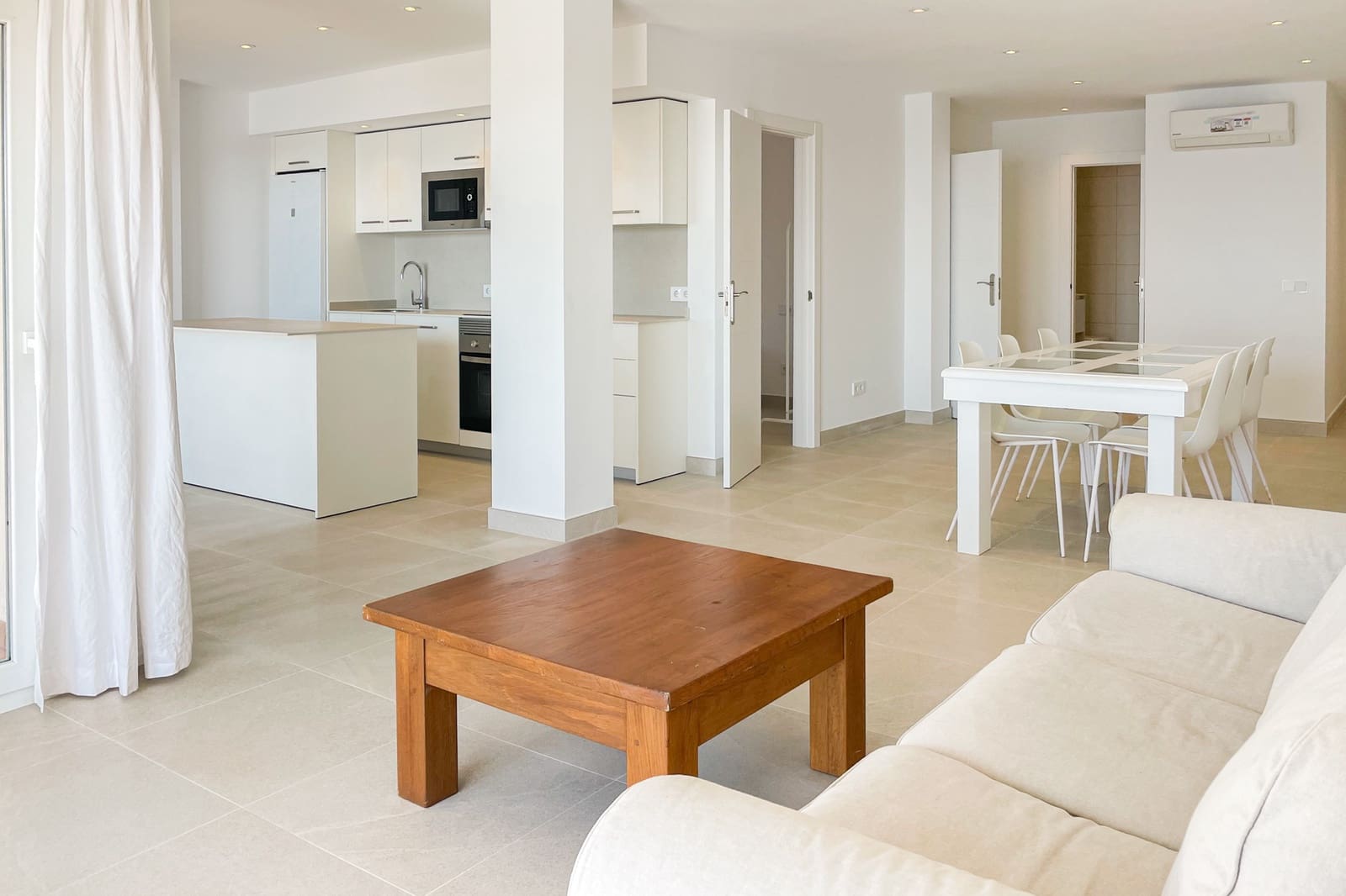 3 bedroom Apartment for rent in Cala Ratjada - € 2,500 (Ref: 9714085)