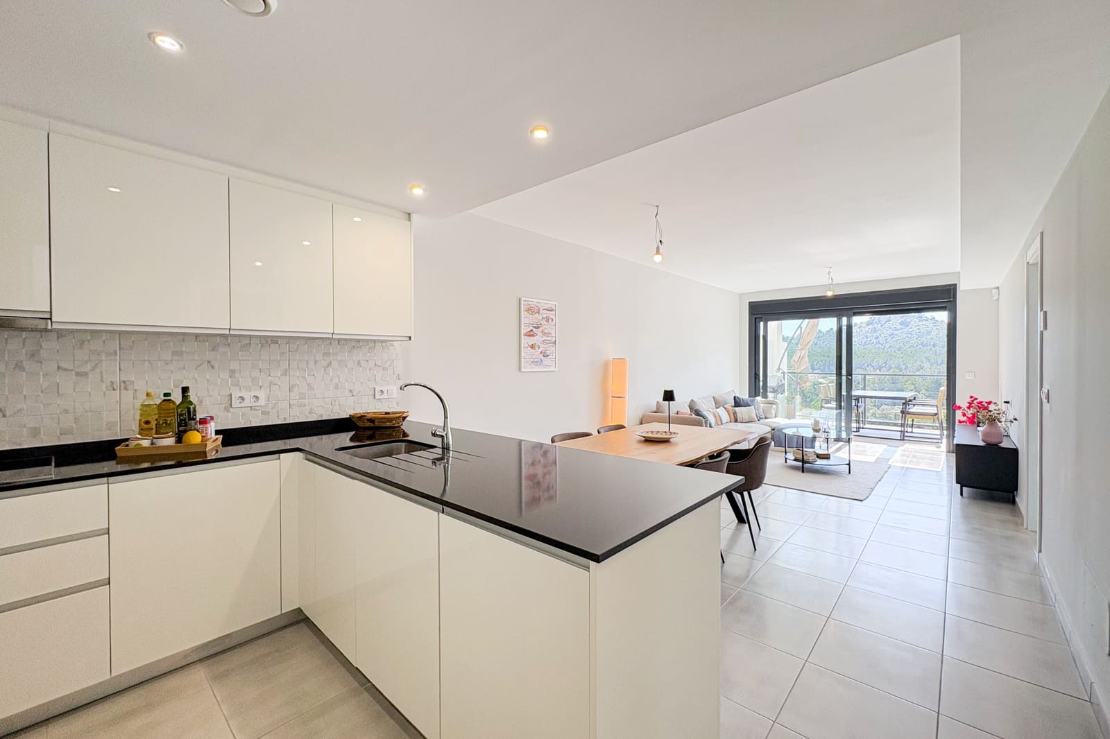 2 makuuhuone Huoneisto myytävänä paikassa Font de Sa Cala / Font de La Cala mukana uima-altaan - 765 000 € (Ref: 9729452)