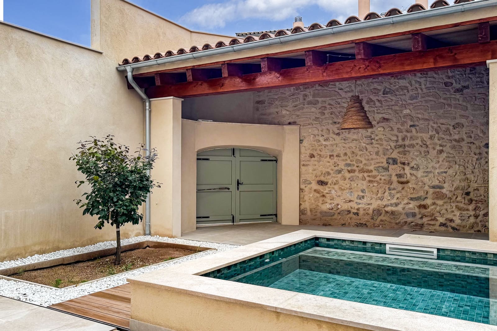 3 bedroom Townhouse for sale in Capdepera with pool - € 850,000 (Ref: 9737288)