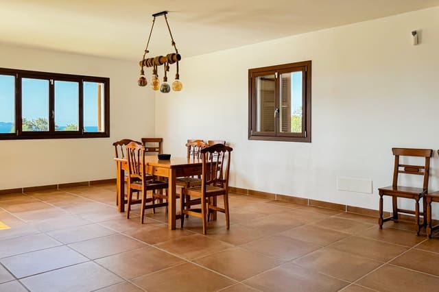 Finca/Casa Rural de 5 habitaciones en Colonia de Sant Pere / Colonia de San Pedro, Artà en alquiler con garaje - 3.500 € (Ref: 9808573)