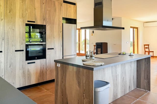 Finca/Casa Rural de 5 habitaciones en Colonia de Sant Pere / Colonia de San Pedro, Artà en alquiler con garaje - 3.500 € (Ref: 9808573)