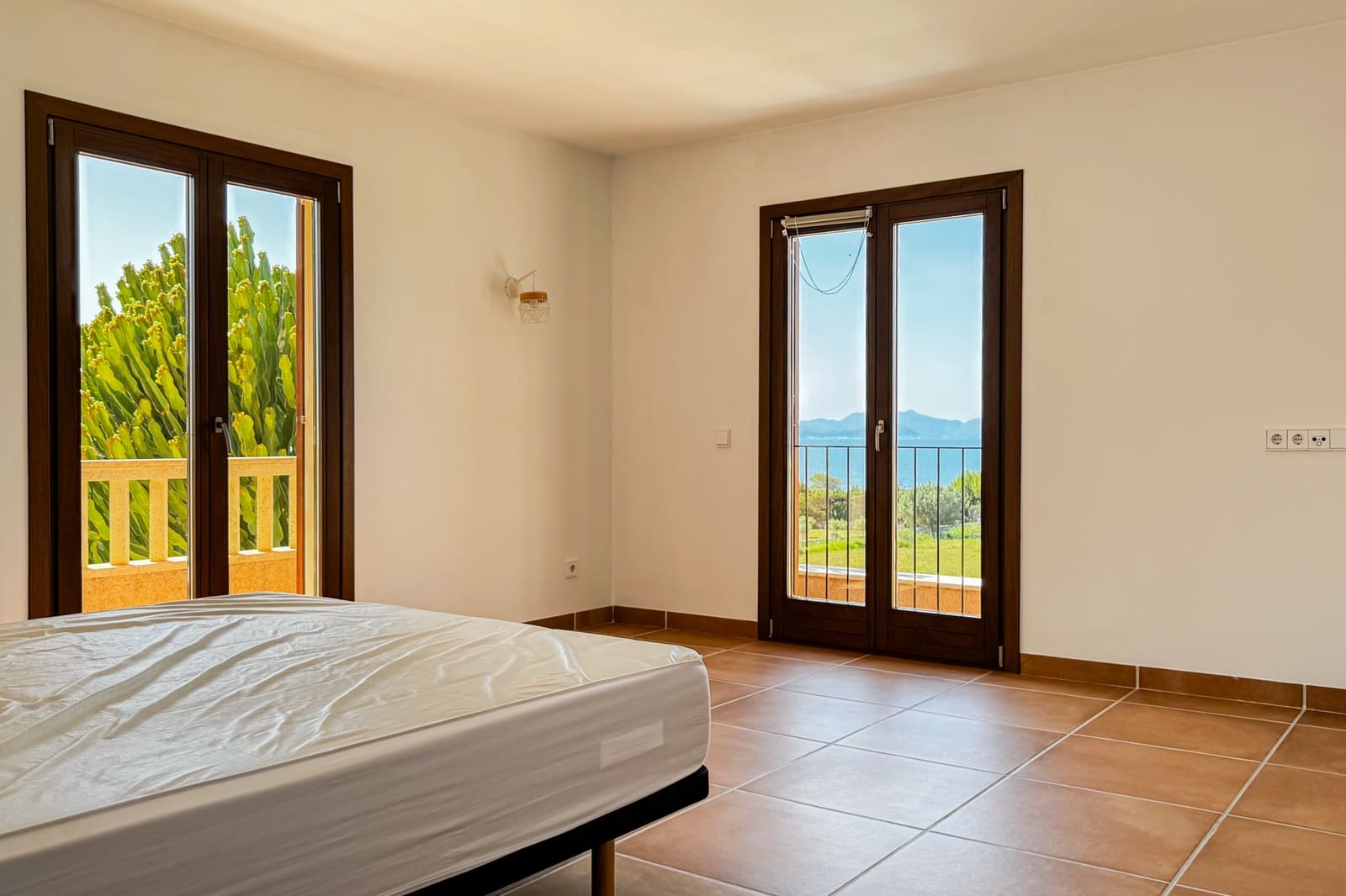 Finca/Casa Rural de 5 habitaciones en Colonia de Sant Pere / Colonia de San Pedro en alquiler con garaje - 3.500 € (Ref: 9808573)