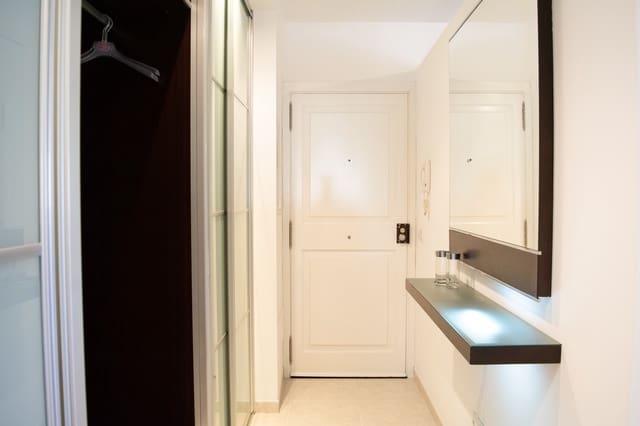 2 soveværelse Lejlighed til leje i Cala Ratjada, Capdepera med garage - € 1.500 (Ref: 9891221)