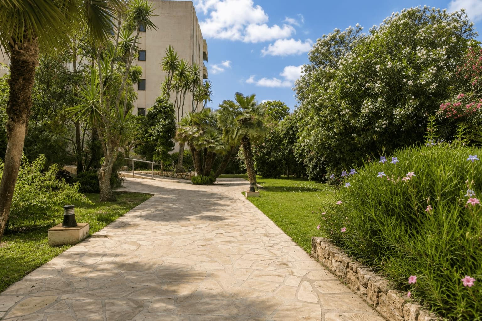 3 soverom Leilighet til salgs i Costa de los Pinos med svømmebasseng - € 850 000 (Ref: 9975962)