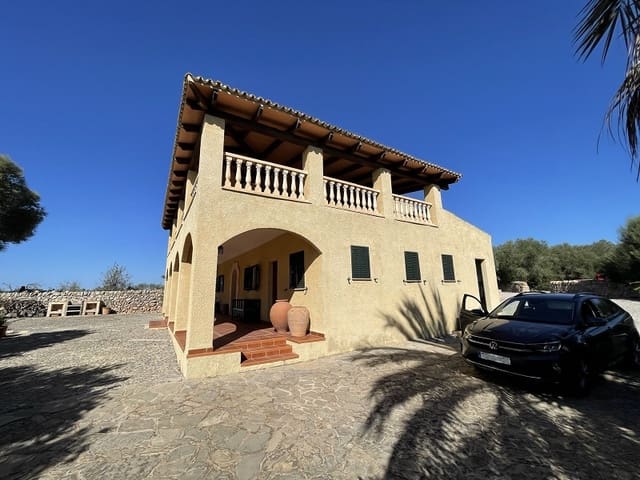 4 soveværelse Finca/Landehus til salg i Llucmajor med swimmingpool garage - € 1.395.000 (Ref: 7830619)
