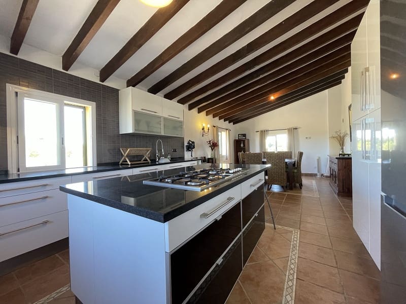 4 soveværelse Finca/Landehus til salg i Llucmajor med swimmingpool garage - € 1.395.000 (Ref: 7830619)