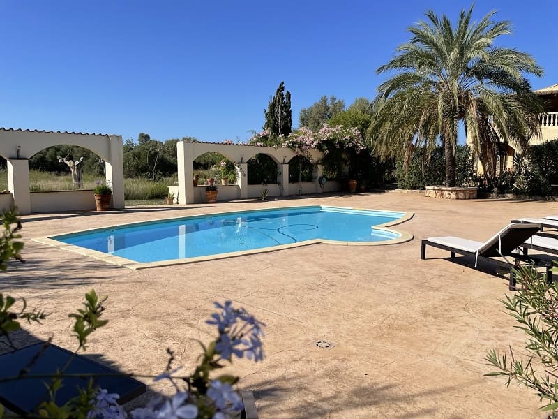 4 soveværelse Finca/Landehus til salg i Llucmajor med swimmingpool garage - € 1.395.000 (Ref: 7830619)