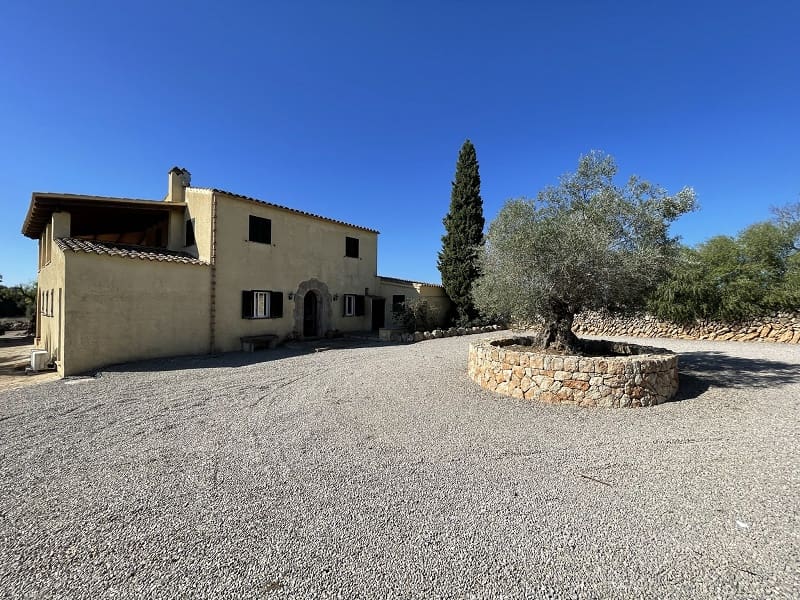 4 soveværelse Finca/Landehus til salg i Llucmajor med swimmingpool garage - € 1.395.000 (Ref: 7830619)