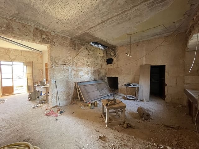 4 slaapkamer Finca/Landhuis te koop in Campos met garage - € 560.000 (Ref: 8034717)