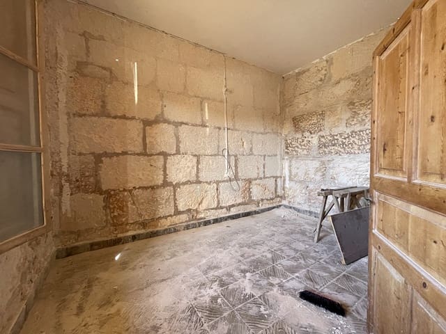 4 slaapkamer Finca/Landhuis te koop in Campos met garage - € 560.000 (Ref: 8034717)