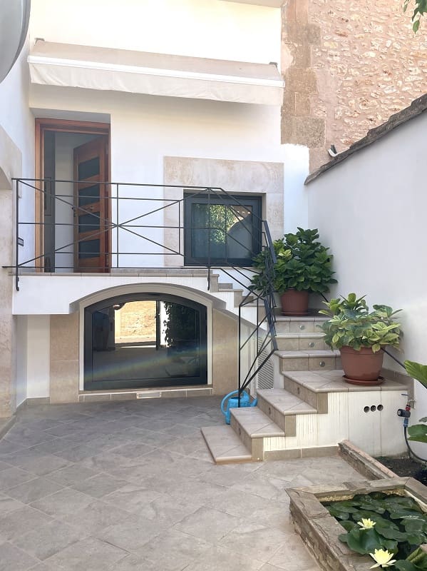3 bedroom Townhouse for sale in Porreres with garage - € 698,000 (Ref: 8434823)