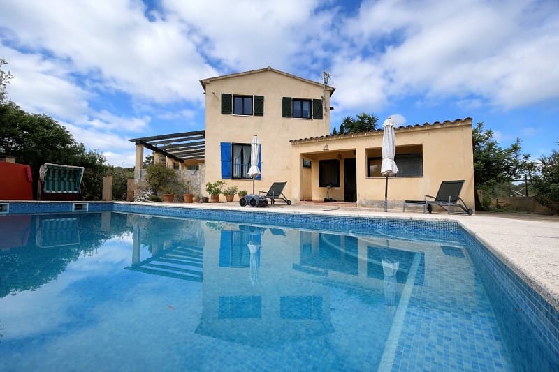 4 bedroom Finca/Country House for sale in Porreres with pool garage - € 1,700,000 (Ref: 9703330)