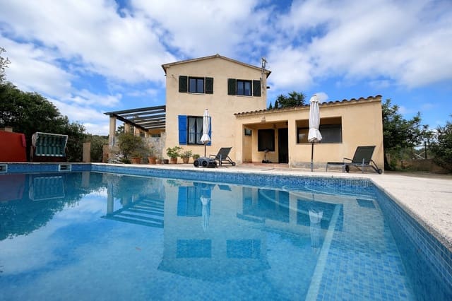4 bedroom Finca/Country House for sale in Porreres with pool garage - € 1,700,000 (Ref: 9703330)