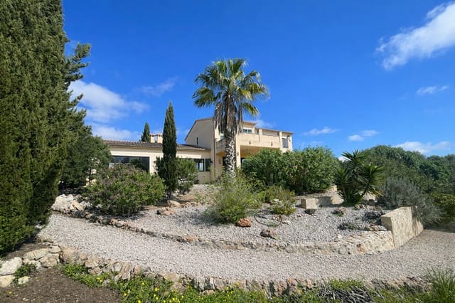 4 bedroom Finca/Country House for sale in Porreres with pool garage - € 1,700,000 (Ref: 9703330)