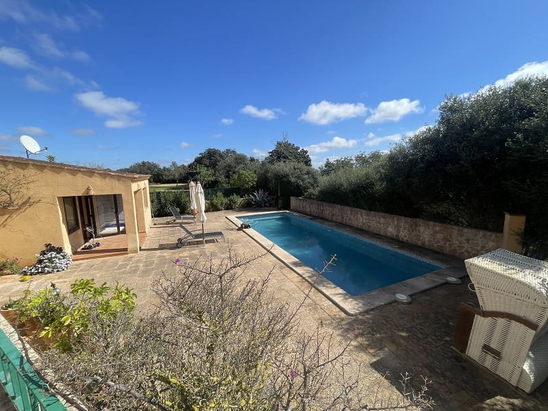 4 bedroom Finca/Country House for sale in Porreres with pool garage - € 1,700,000 (Ref: 9703330)