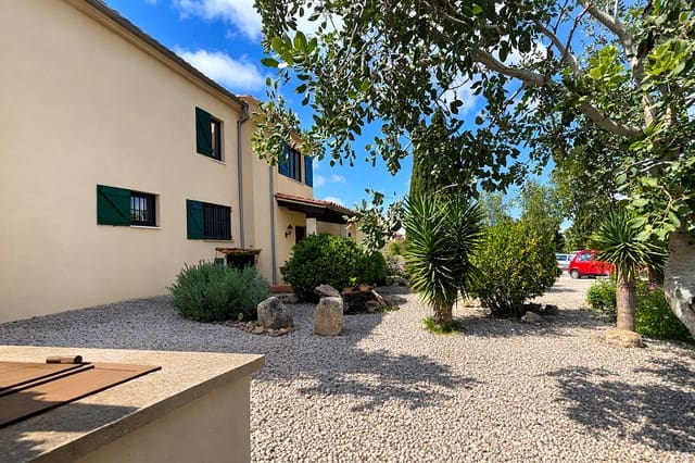 4 bedroom Finca/Country House for sale in Porreres with pool garage - € 1,700,000 (Ref: 9703330)