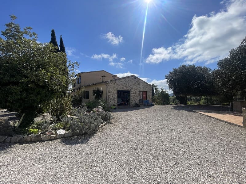 4 bedroom Finca/Country House for sale in Porreres with pool garage - € 1,700,000 (Ref: 9703330)