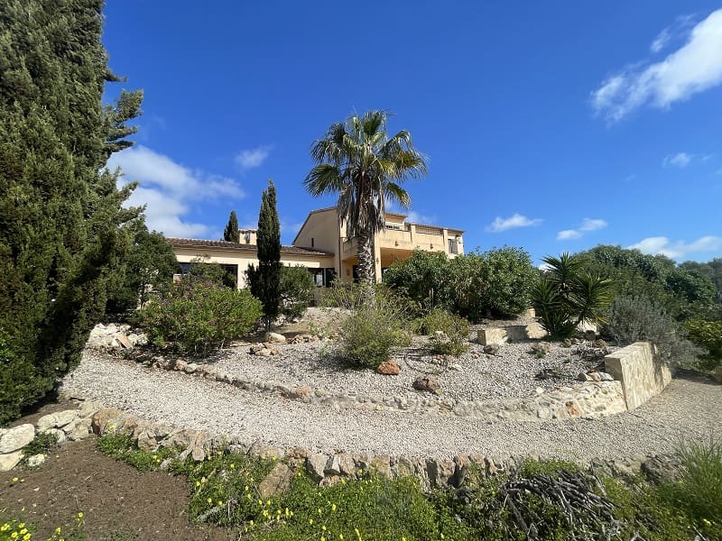 4 bedroom Finca/Country House for sale in Porreres with pool garage - € 1,700,000 (Ref: 9703330)