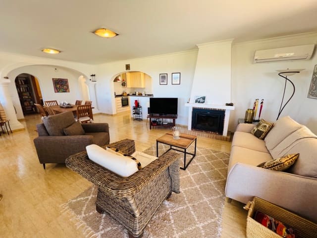 3 quarto Moradia para venda em La Sella com piscina garagem - 675 000 € (Ref: 10078744)
