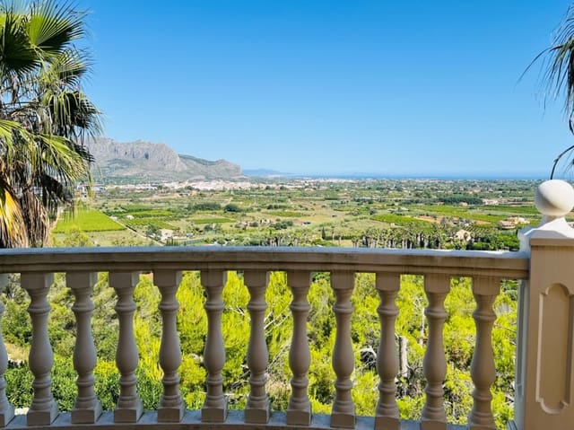 3 quarto Moradia para venda em La Sella com piscina garagem - 675 000 € (Ref: 10078744)
