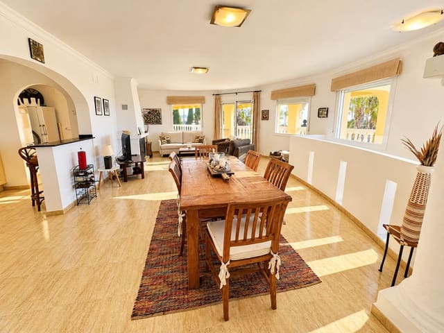 3 camera da letto Villa in vendita in La Sella con piscina garage - 675.000 € (Rif: 10078744)