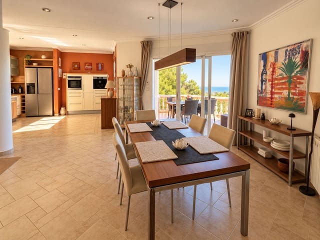 3 soverom Villa til salgs i Pedreguer med svømmebasseng garasje - € 795 000 (Ref: 10177176)