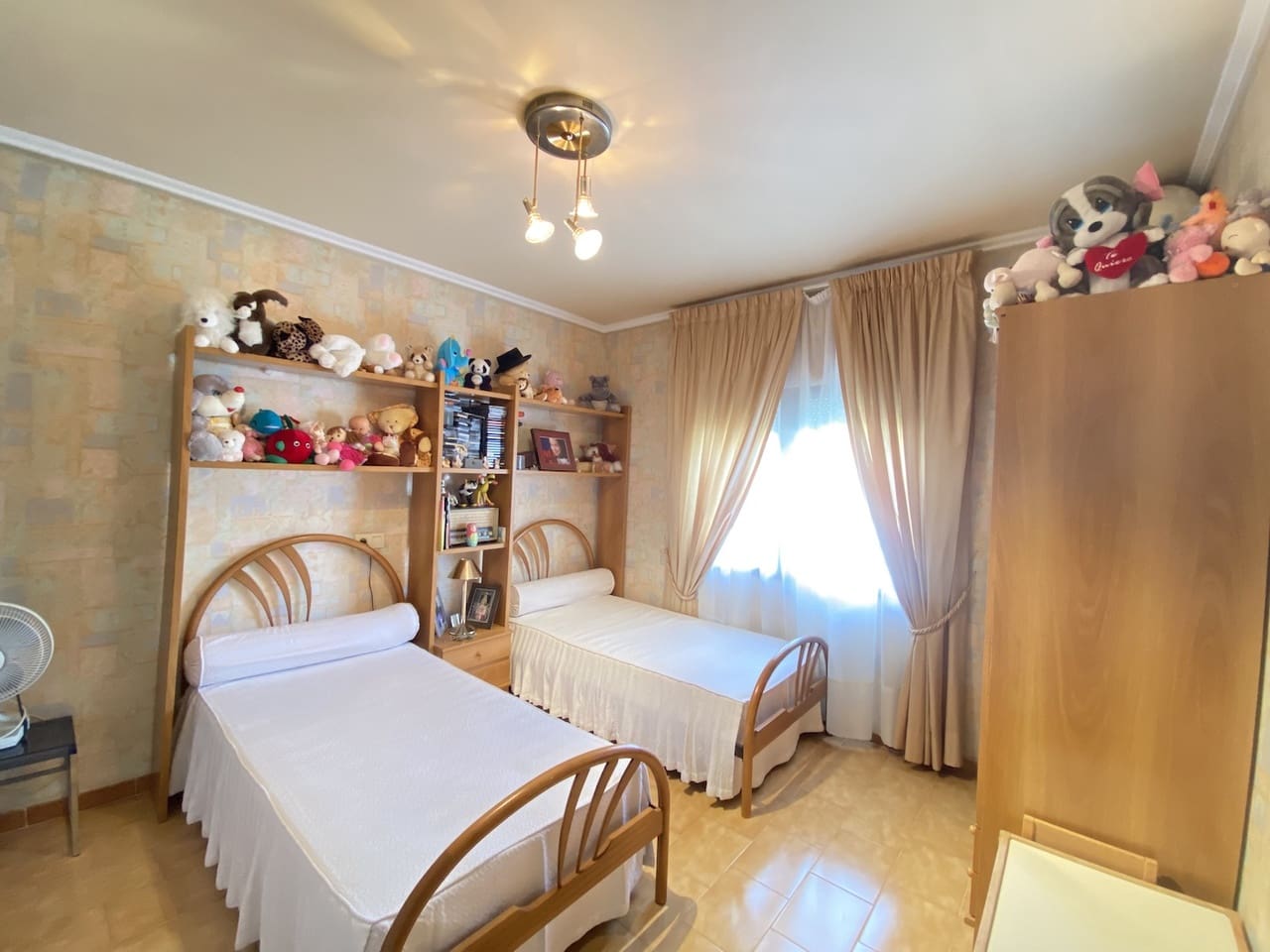 8 bedroom Villa for sale in Abdet with pool garage - € 550,000 (Ref: 7296872)