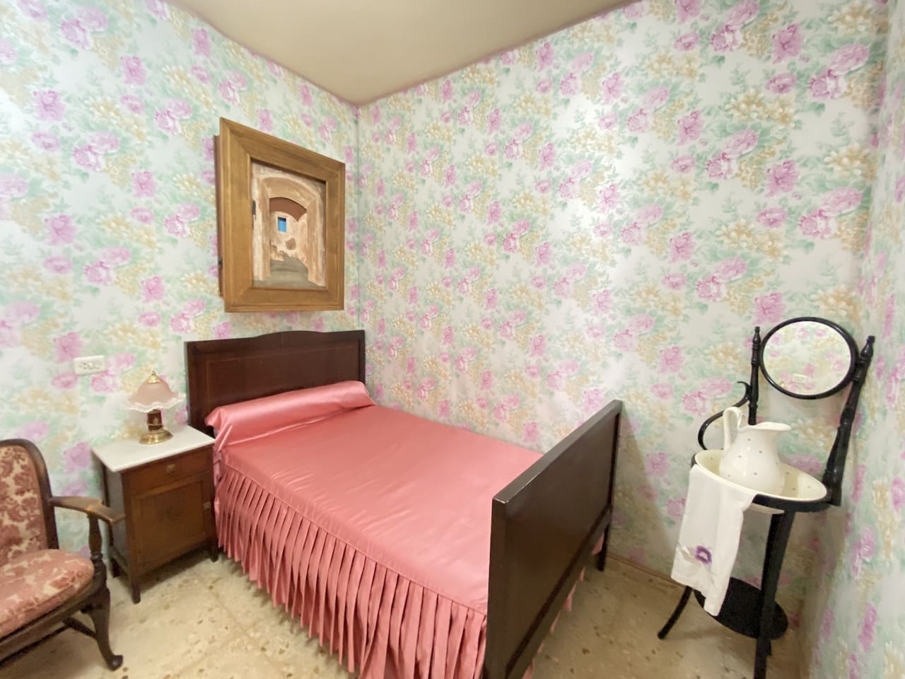 8 bedroom Villa for sale in Abdet with pool garage - € 550,000 (Ref: 7296872)