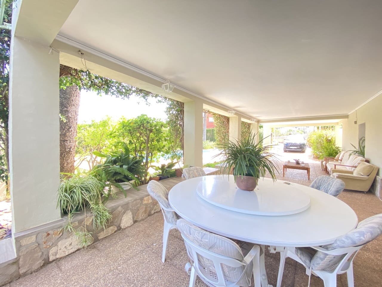 8 bedroom Villa for sale in Abdet with pool garage - € 550,000 (Ref: 7296872)