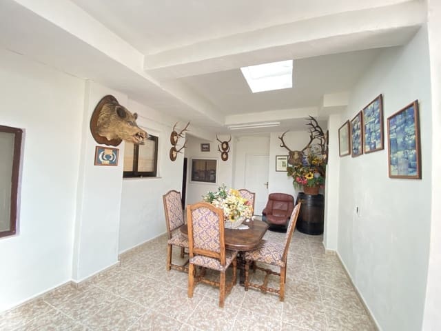 8 bedroom Villa for sale in Abdet, Confrides with pool garage - € 550,000 (Ref: 7296872)