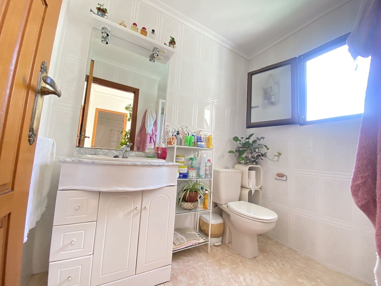 8 bedroom Villa for sale in Abdet with pool garage - € 550,000 (Ref: 7296872)