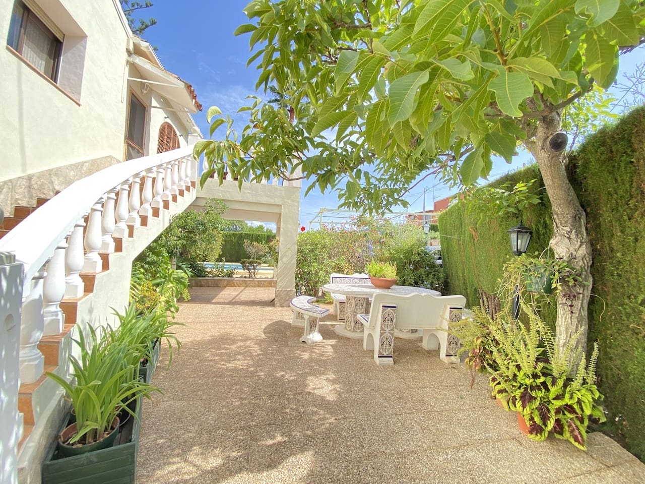 8 bedroom Villa for sale in Abdet with pool garage - € 550,000 (Ref: 7296872)