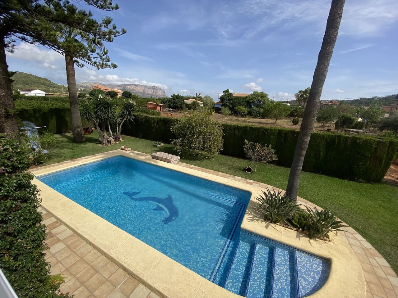 8 bedroom Villa for sale in Abdet with pool garage - € 550,000 (Ref: 7296872)