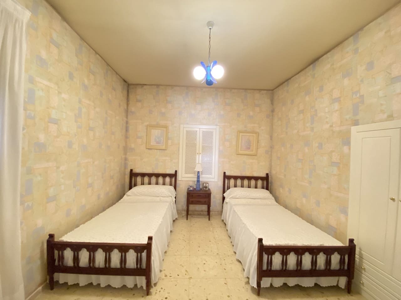 8 bedroom Villa for sale in Abdet with pool garage - € 550,000 (Ref: 7296872)