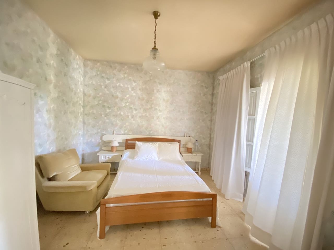 8 bedroom Villa for sale in Abdet with pool garage - € 550,000 (Ref: 7296872)