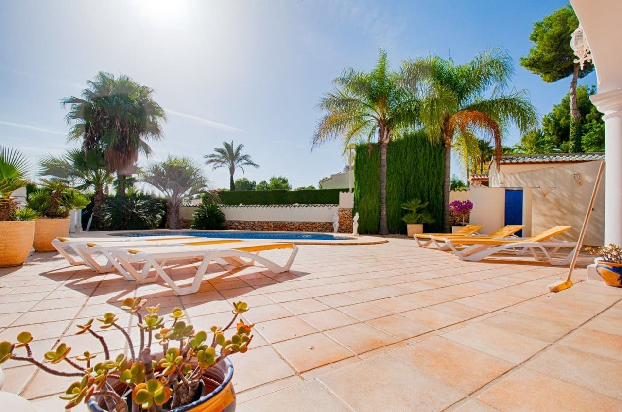4 bedroom Villa for sale in Benissa with pool - € 1,050,000 (Ref: 7296881)