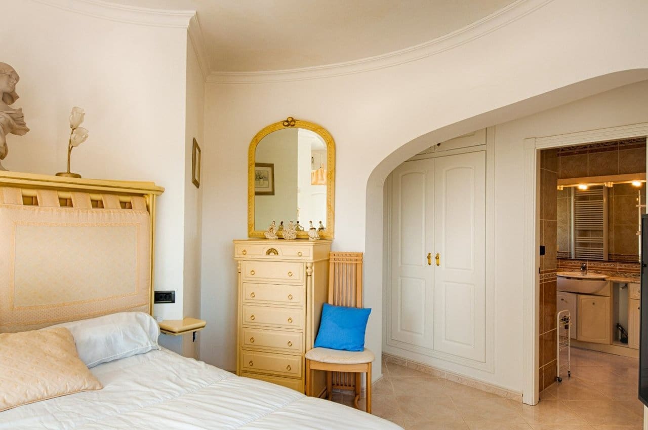 4 bedroom Villa for sale in Benissa with pool - € 1,050,000 (Ref: 7296881)