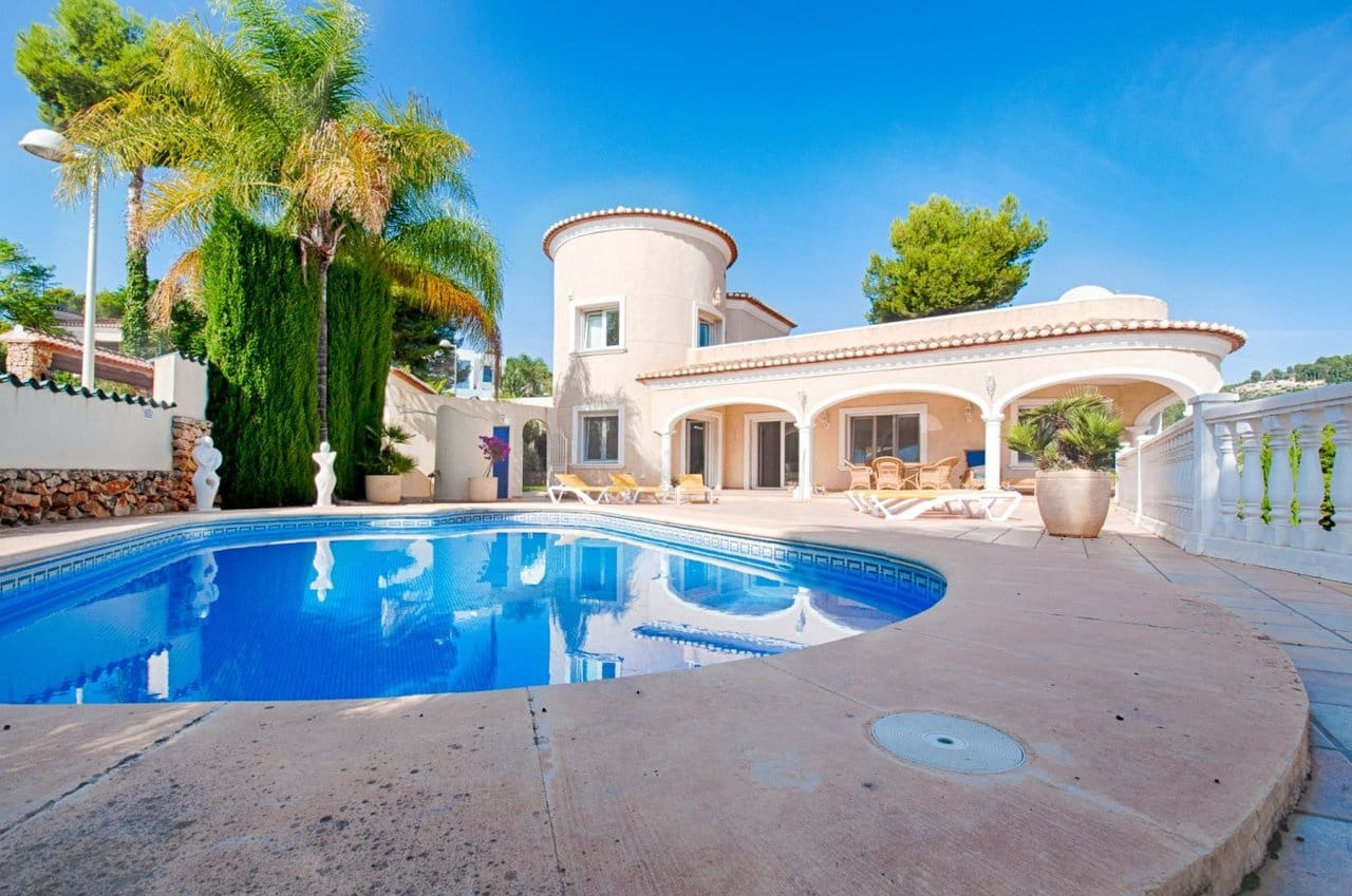 4 bedroom Villa for sale in Benissa with pool - € 1,050,000 (Ref: 7296881)
