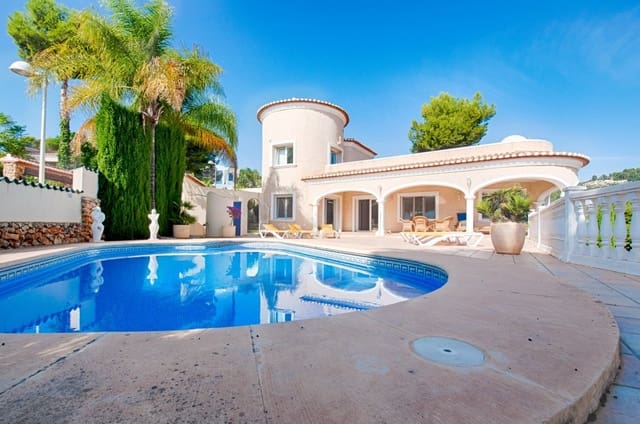 4 bedroom Villa for sale in Benissa with pool - € 1,050,000 (Ref: 7296881)
