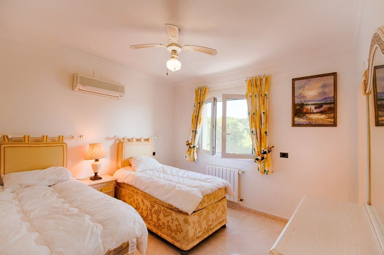 4 bedroom Villa for sale in Benissa with pool - € 1,050,000 (Ref: 7296881)